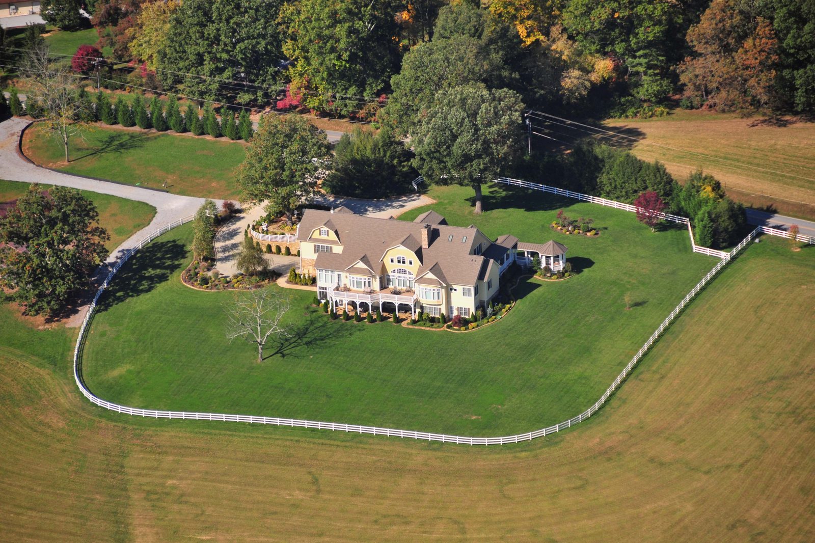 Aerial view of the Silver Ridge property and surrounding grounds